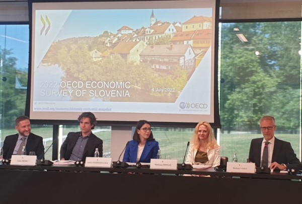 Guverner se je udeležil predstavitve poročila OECD za Slovenijo