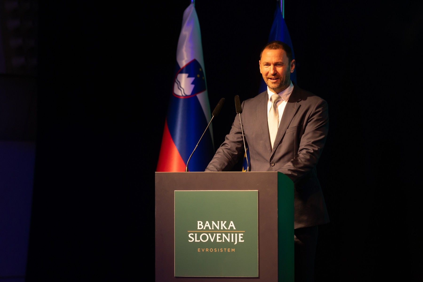 Namestnik guvernerja Primož Dolenc za govornico