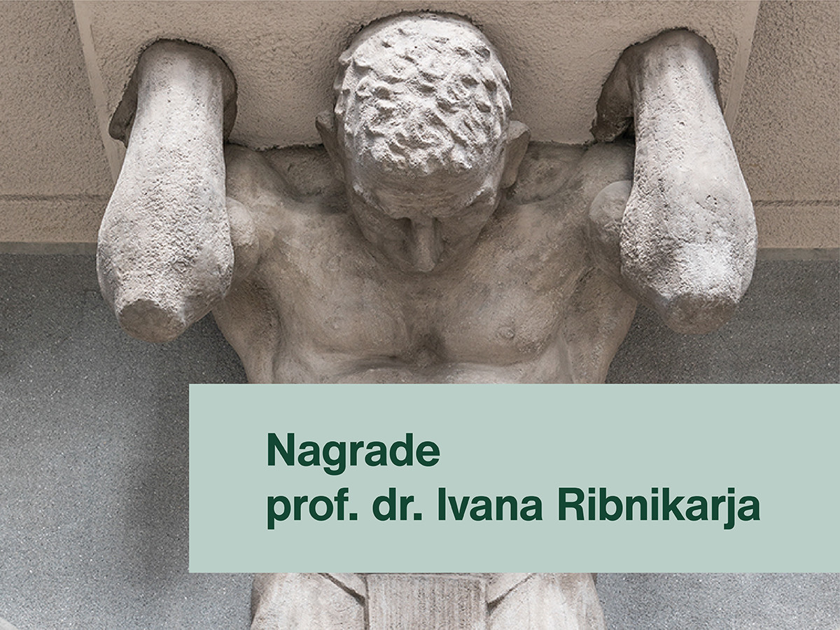 Kip atlanta na pročelju Banke Slovenije, ki z rokami podpira strop, z napisom »Nagrade prof. dr. Ivana Ribnikarja« na svetlo zelenem ozadju.