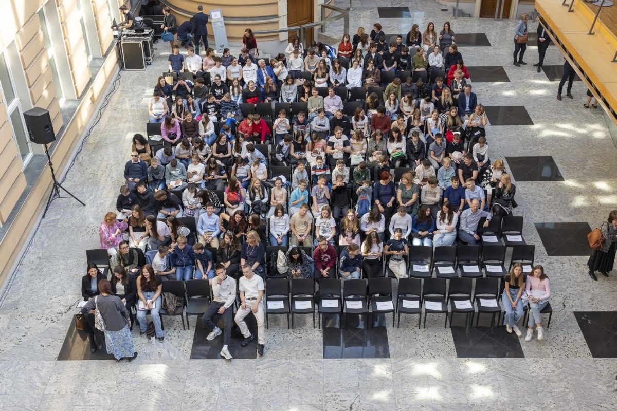 Polna dvorana ob zaključku projekta Mojstri digitalne prihodnosti