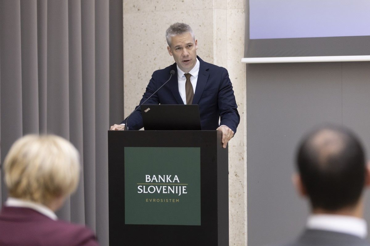 Simon Savšek from EIB is speaking on international conference EIB